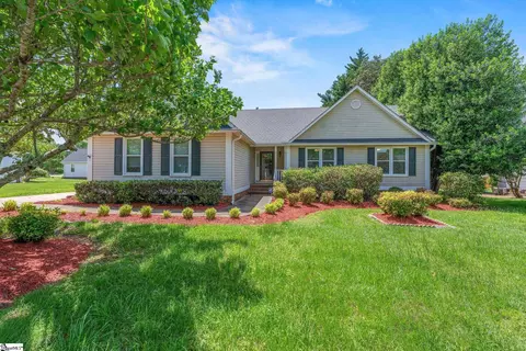 305 Tearose Ln, Simpsonville, SC 29681