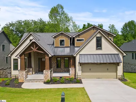 1011 Tudor Cottage Trl, Boiling Springs, SC 29316