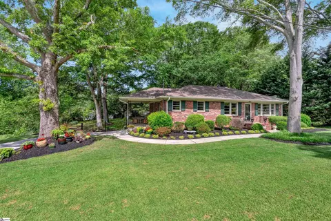 9 Stadium Dr, Greenville, SC 29609