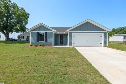 3 Wenck Cir, Fountain Inn, SC 29644