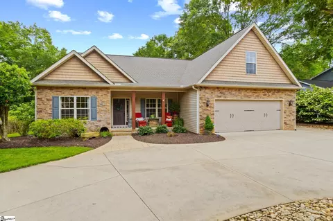 6 Pebble Stone Ln, Taylors, SC 29687