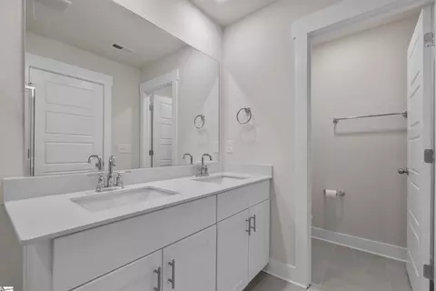 Bath - 620 Millwright Way, Greer, SC 29651 photo 3 of 4