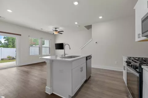 Entry Way - 620 Millwright Way, Greer, SC 29651 photo 5 of 9
