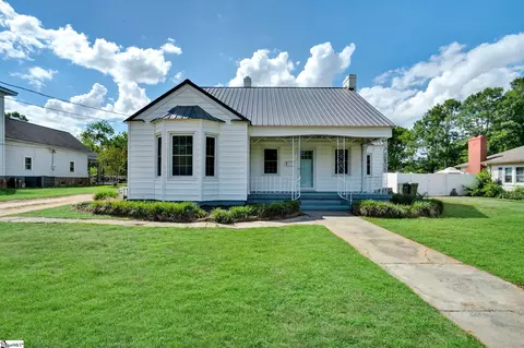 305 N Adair St, Clinton, SC 29325