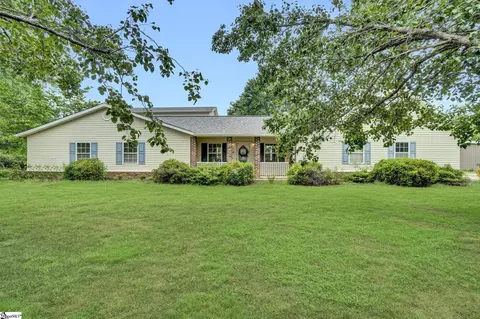 694 Brookwood Cir, Laurens, SC 29360