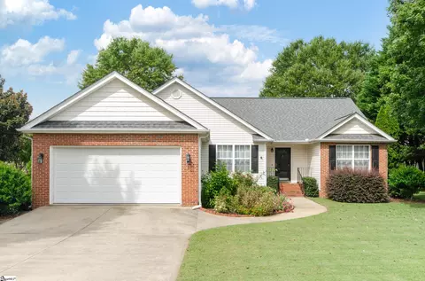 3 Heart Ct, Greer, SC 29651