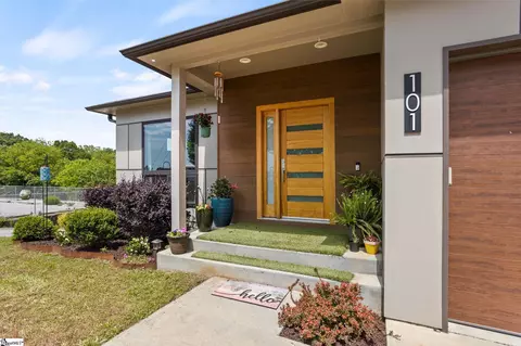 101 Beth Dr, Greenville, SC 29609