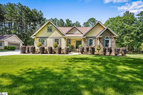 103 Shoals Cir, Townville, SC 29689