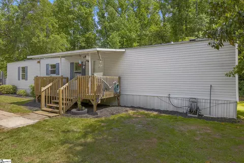 105 N Mccauley Rd, Travelers Rest, SC 29690