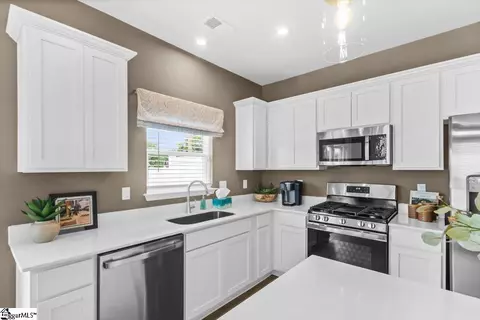 105 Randwick Ln, Greer, SC 29651 photo 6