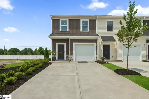 105 Randwick Ln, Greer, SC 29651 photo 2