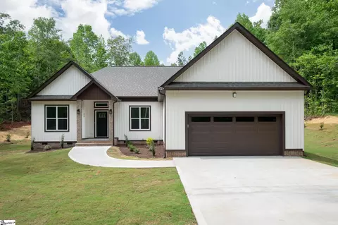 345 Jordan Creek Farm Rd, Wellford, SC 29385