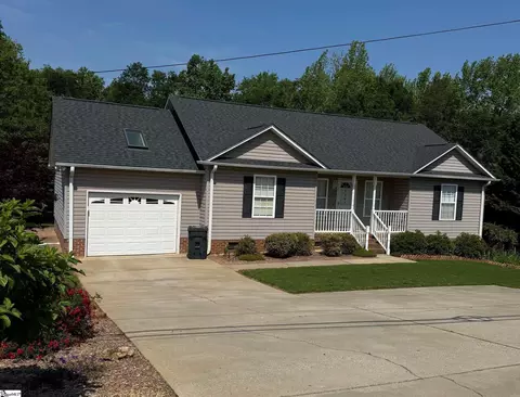 1101 Piedmont Park Rd, Taylors, SC 29687
