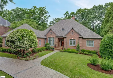 14 Baronne Ct, Greer, SC 29650