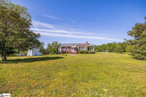 105 Mckittrick Bridge Rd, Fountain Inn, SC 29644