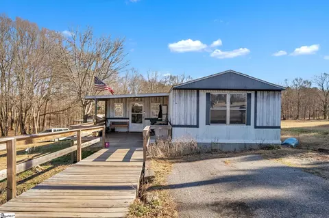 182 Tory Trl, Cowpens, SC 29330