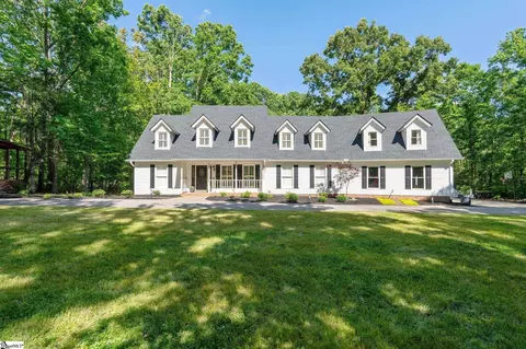 300 Shagbark Cir, Simpsonville, SC 29680
