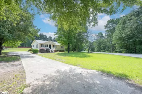 474 Lindsey Lake Rd, Travelers Rest, SC 29690