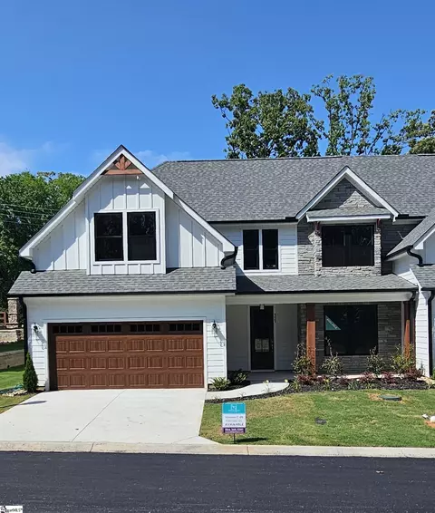 323 Breakwater Ln, Seneca, SC 29678