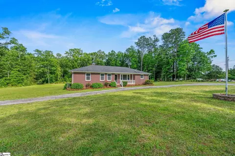 301 Pinehaven Street Ext, Laurens, SC 29360