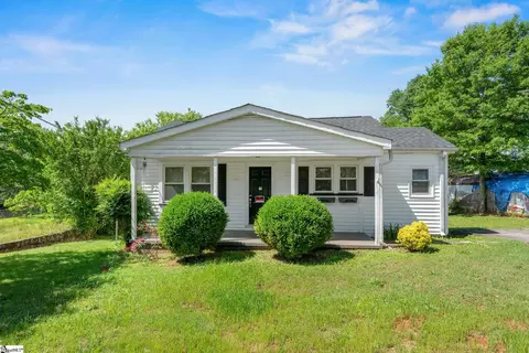 104 Hillside Dr, Spartanburg, SC 29303