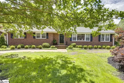 202 Roberta Dr, Greenville, SC 29615