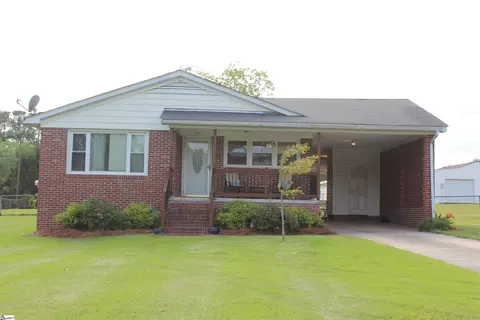 308 Hilldale Ave, Laurens, SC 29360
