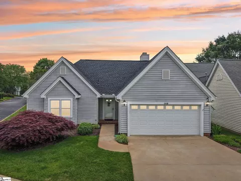 146 Forest Lake Dr, Simpsonville, SC 29681