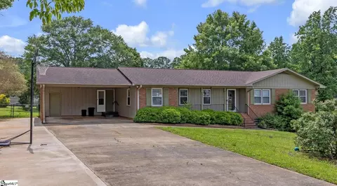140 Greenbriar Dr, Gaffney, SC 29341