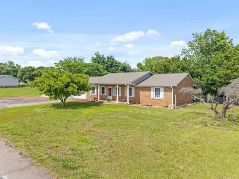 11 Crestview Ct, Piedmont, SC 29673