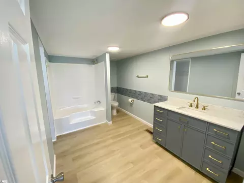 111 Mcwatters Dr, Clinton, SC 29325 photo 5