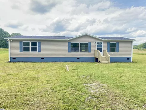 111 Mcwatters Dr, Clinton, SC 29325