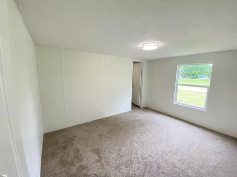 111 Mcwatters Dr, Clinton, SC 29325 photo 12