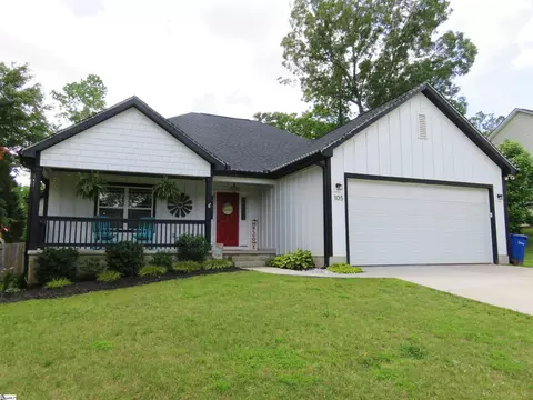 105 Houndsear Trl, Spartanburg, SC 29306