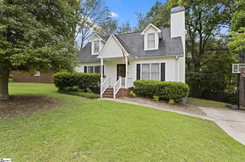 2 Elizabeth Dr, Greenville, SC 29615
