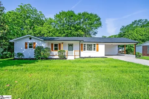 203 Homestead Dr, Taylors, SC 29687