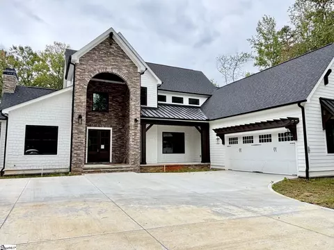 10 Autumn Leaves Way, Marietta, SC 29661