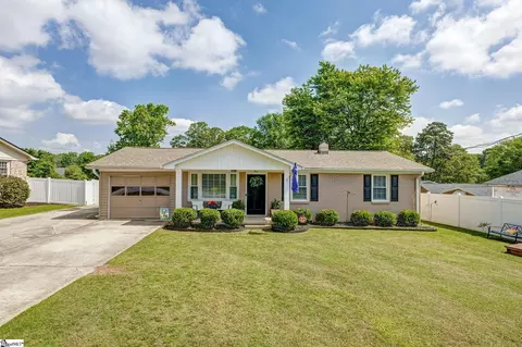 4 Archwood Ct, Taylors, SC 29687