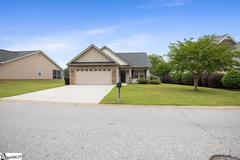 1013 Whirlaway Cir, Anderson, SC 29621