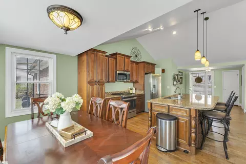 117 Terrence Ct, Greer, SC 29650 photo 3