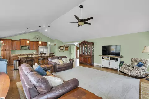 117 Terrence Ct, Greer, SC 29650 photo 9