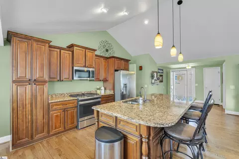 117 Terrence Ct, Greer, SC 29650 photo 2