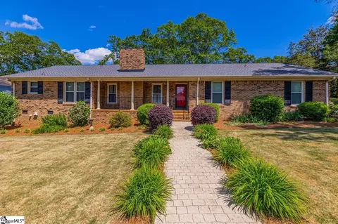 2 Meredith Ln, Greenville, SC 29607
