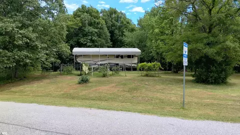 38 Harbor Crest Dr, Waterloo, SC 29384