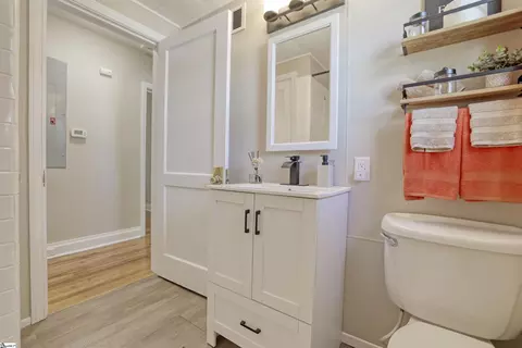 Bath - 19 Ware St, Ware Shoals, SC 29692 photo 2 of 2