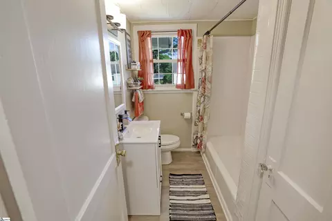 Bath - 19 Ware St, Ware Shoals, SC 29692 photo 1 of 2