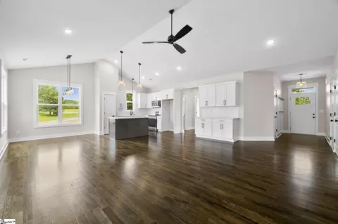 Living - 1047 Ansel School Rd, Greer, SC 29651 photo 2 of 3