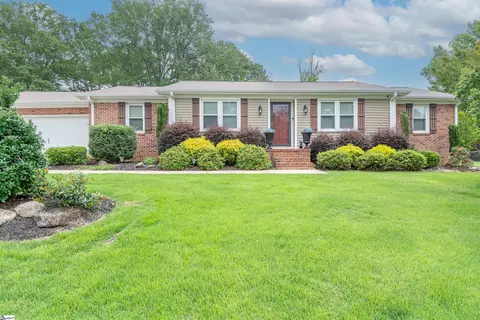 111 Menlo Dr, Simpsonville, SC 29680