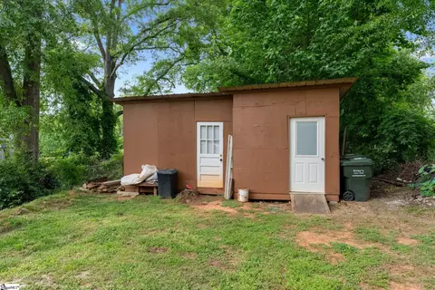 301 John St, Greer, SC 29651 photo 5