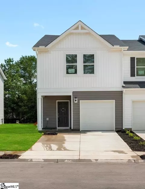 827 Ernest Ln, Lyman, SC 29365